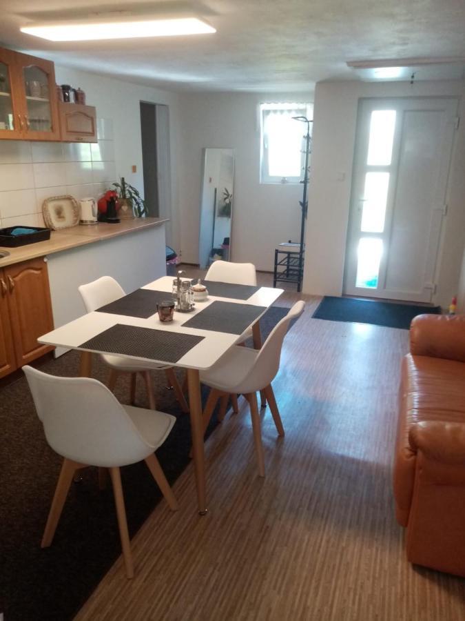 Апартаменты Podkrovni Apartman Tereza Румбурк Экстерьер фото